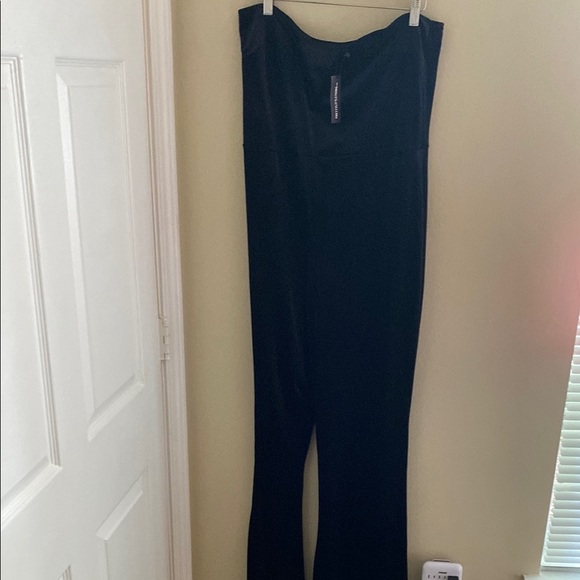 NWT PrettyLittleThing Black Velvet Jumpsuit sz 16 - Picture 3 of 9